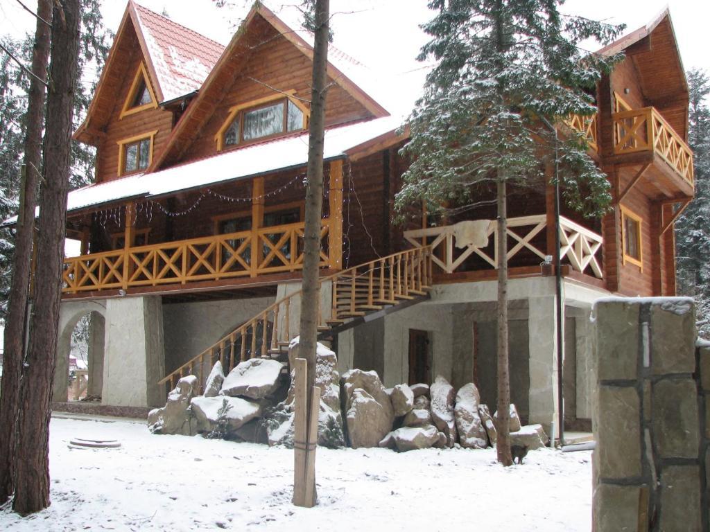 On Dovbush Path Otel Yaremche Dış mekan fotoğraf